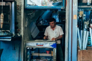UNSTAGED 260701 Istambul 2026 HUMAN CONDITION 012 — UNSTAGED · LOG /016 · MOMENT /023 · ARCHIVE ID L016-M025.